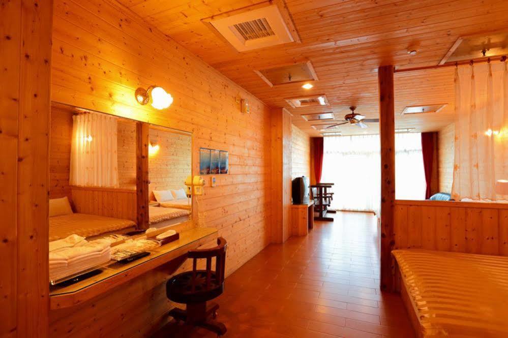 คิงไต้หวันบีแอนด์บี Bed & Breakfast ลู่กู่ ภายนอก รูปภาพ